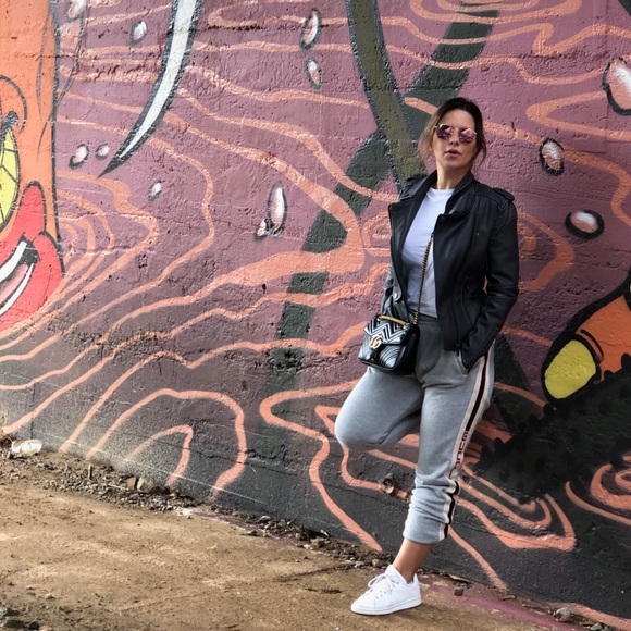 Meet your Posher, Bea - Picture 1 of 1